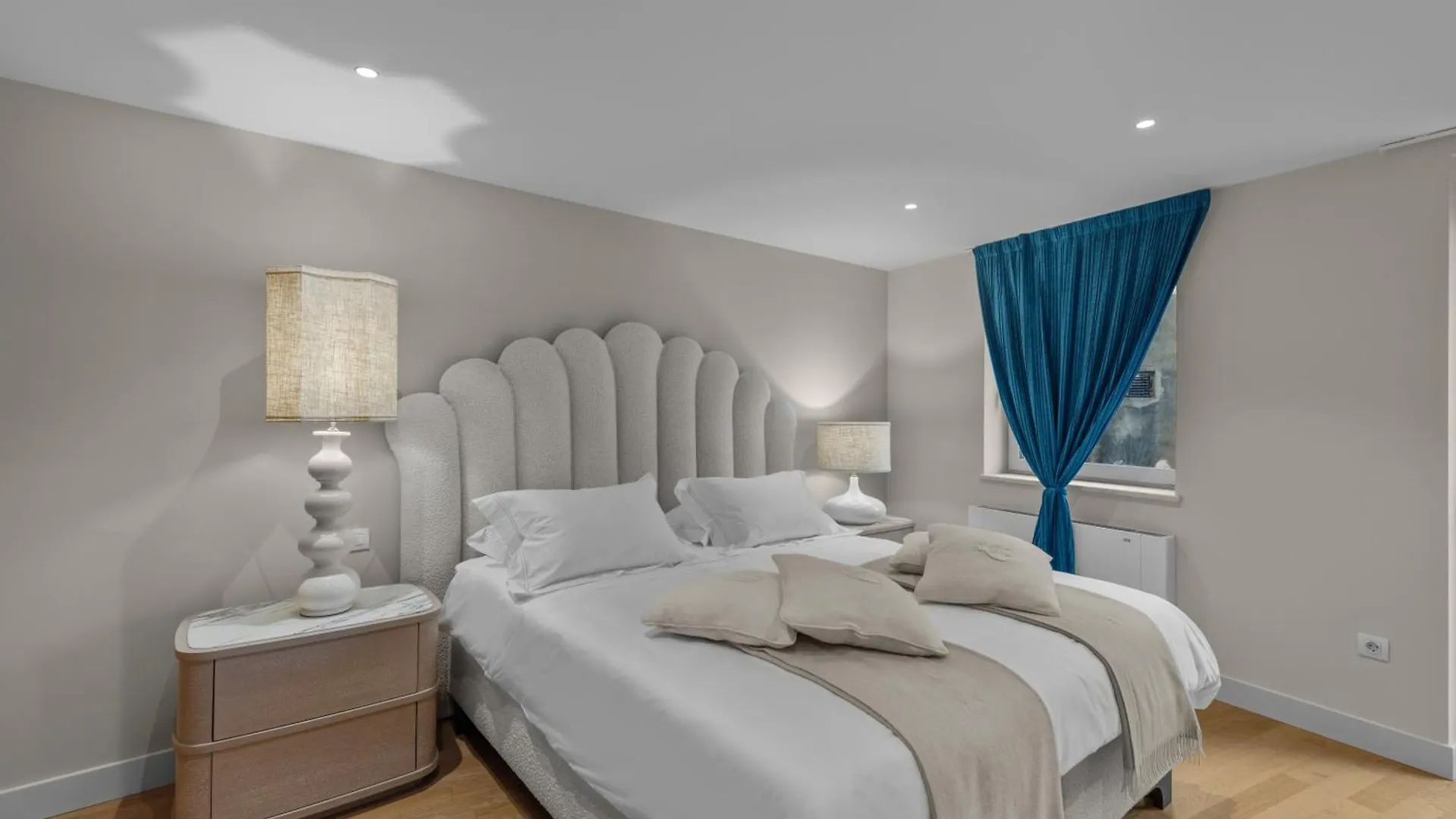 Town House Apartments Пореч